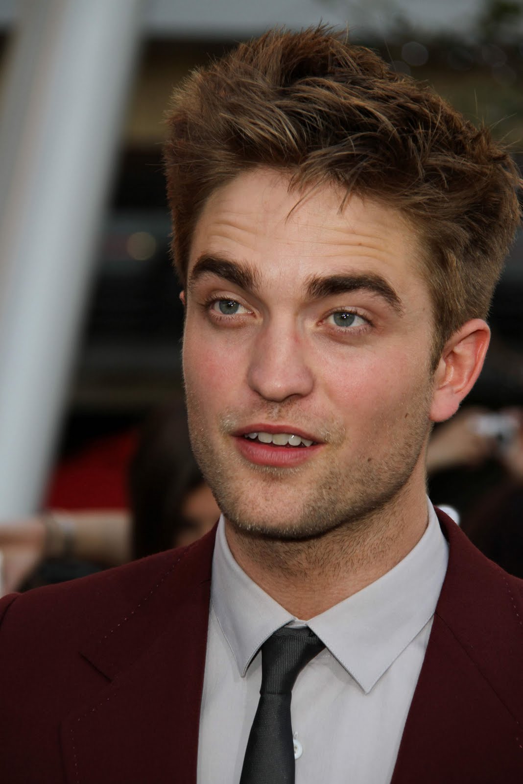 Robert Pattinson Life: Rob Is O...